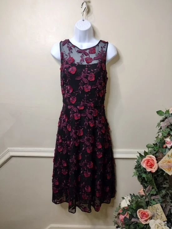 White House Black Market Sleeveless Black Dress With Burgundy Floral Embroidery - Picture 11 of 11